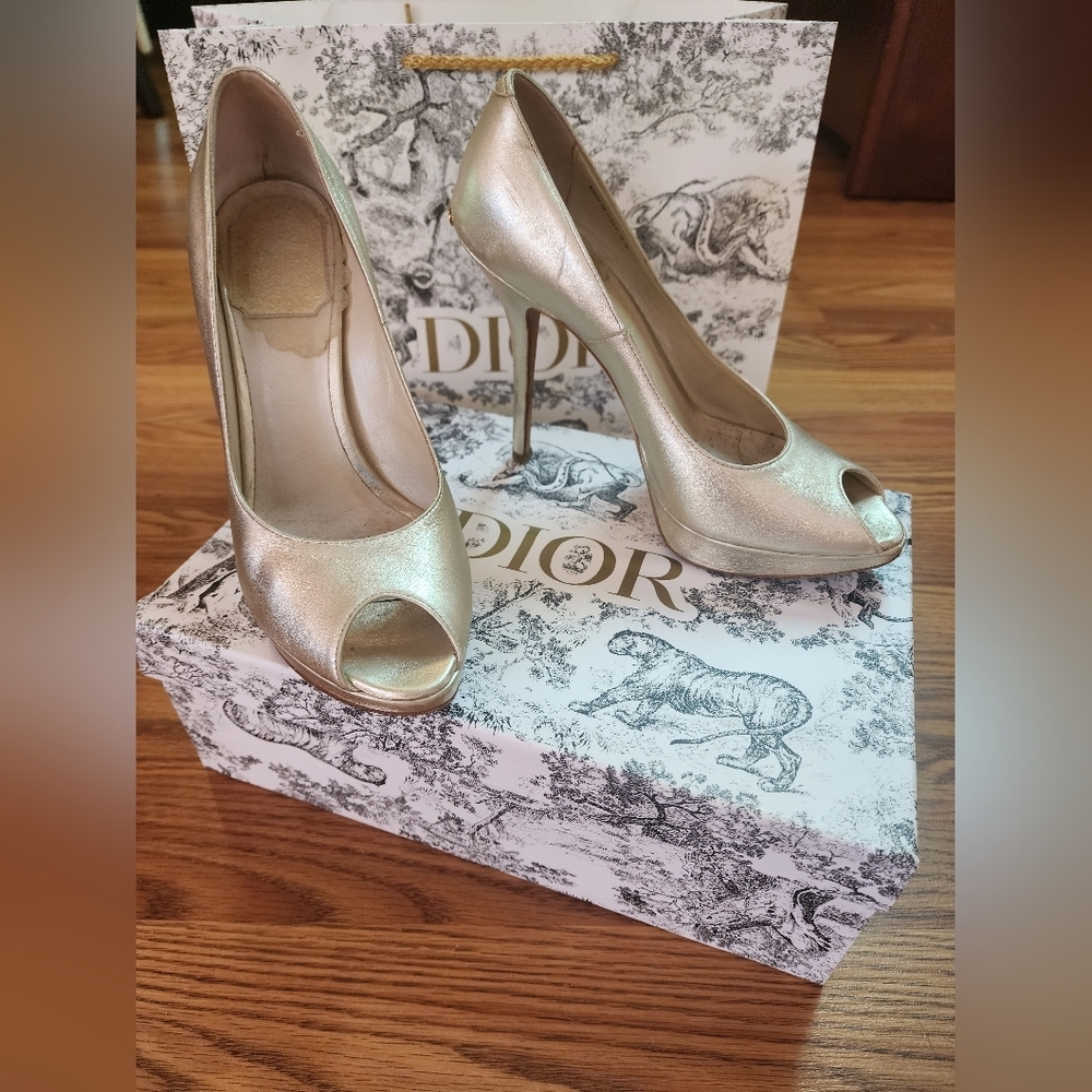 Christian dior shoes size 6